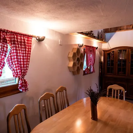 Wellness Hisa Jelenov Gric *